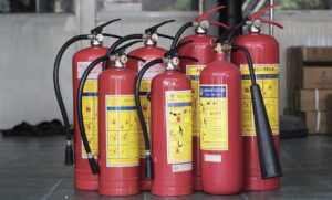 Bình chữa cháy là thiết bị dùng để dập tắt các đám cháy nhỏ